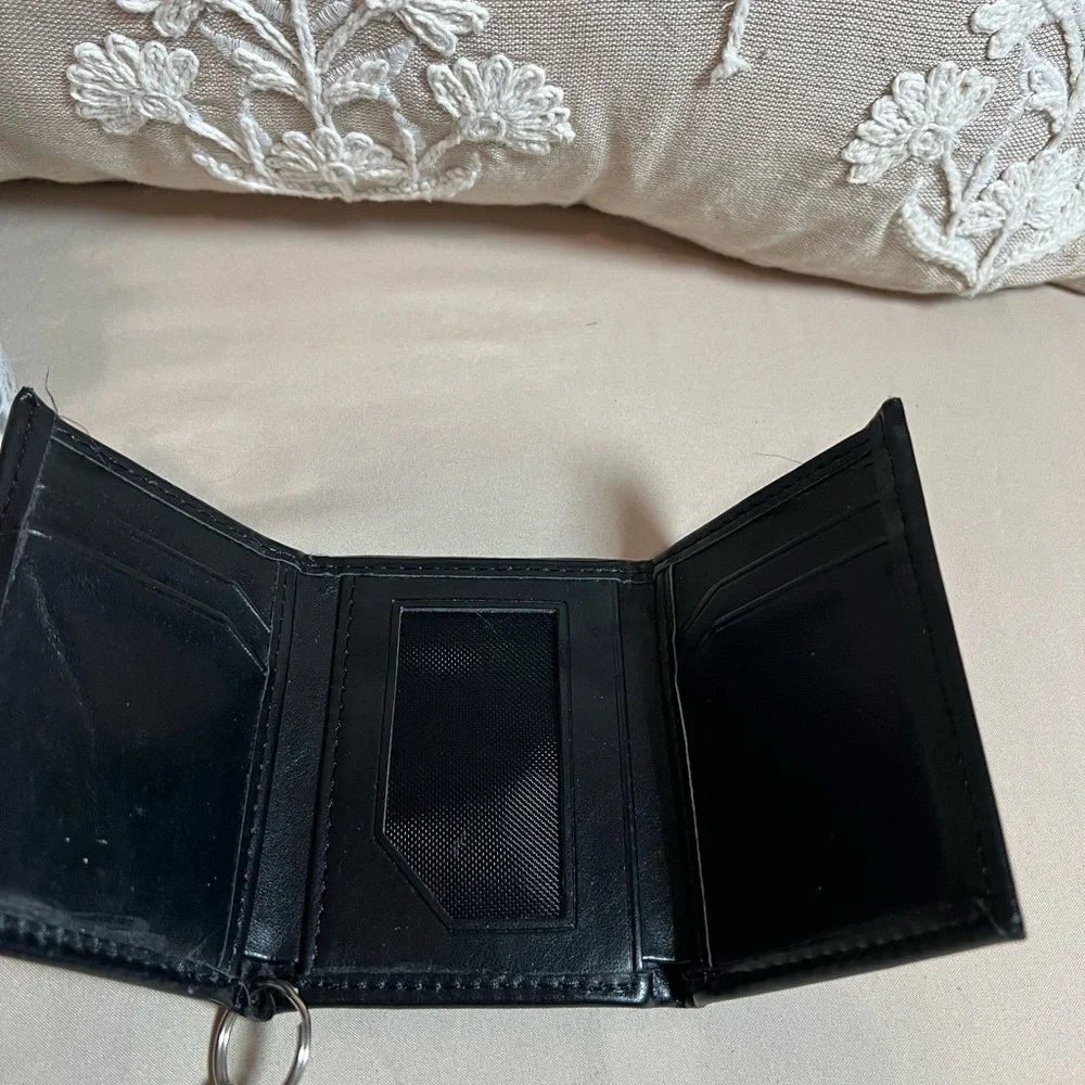 Beverly Hills Polo Club Black Tri-Fold Leather Wallet Key Holder Metal Clasps